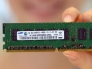 128 gigabajtów DDR4 |